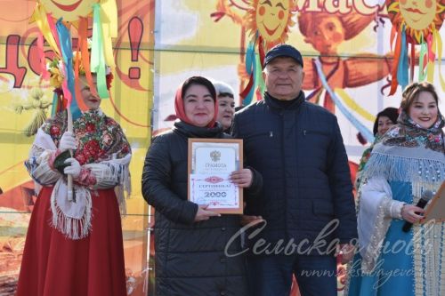 Аксубайда май чабу бәйрәме курчаклары бәйгесендә җиңүчеләрне билгеләделәр