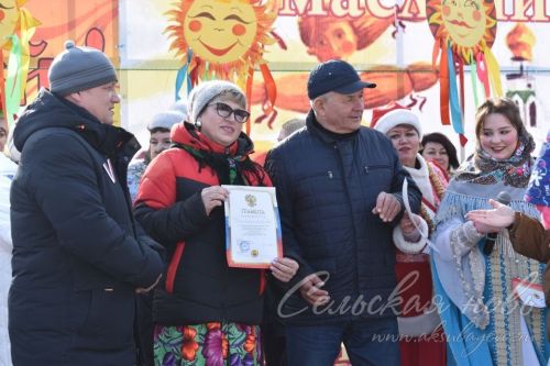 Аксубайда май чабу бәйрәме курчаклары бәйгесендә җиңүчеләрне билгеләделәр