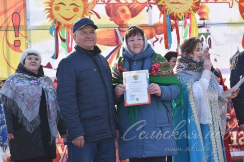 Аксубайда май чабу бәйрәме курчаклары бәйгесендә җиңүчеләрне билгеләделәр