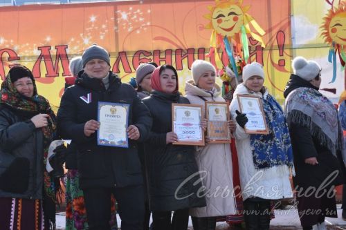 Аксубайда май чабу бәйрәме курчаклары бәйгесендә җиңүчеләрне билгеләделәр