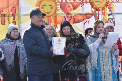Аксубайда май чабу бәйрәме курчаклары бәйгесендә җиңүчеләрне билгеләделәр