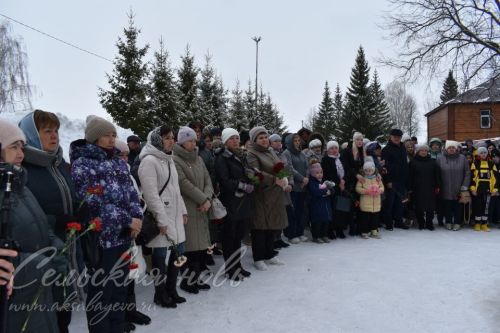 Аксубаевцы почтили память погибших от теракта в Подмосковье
