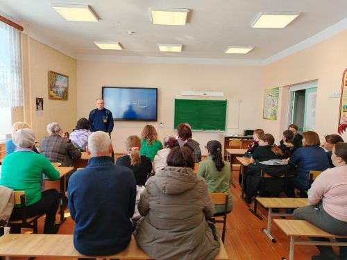 Савгач мәктәбендә узган җыелыш каникуллар вакытында иминлеккә багышланды
