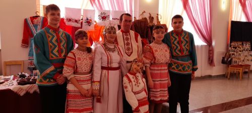 Иске Үзи авылында китап укымаган гаилә юк