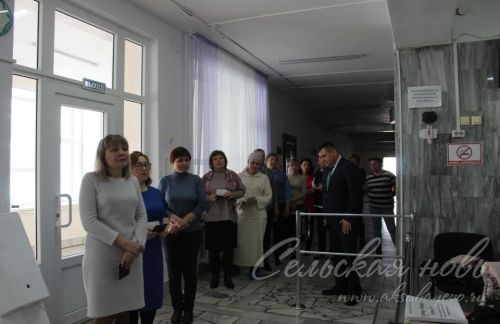 Аксубай укучыларының әти-әниләре Бердәм дәүләт имтиханы ничек узуын үзләрендә сынап карадылар