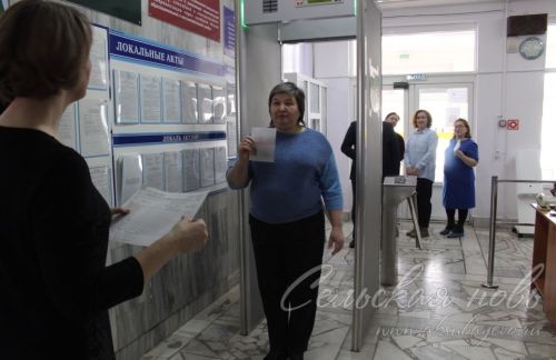 Родители аксубаевских школьников на себе испытали, как проходит Единый государственный экзамен