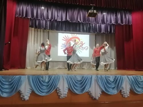 Театральные труппы Новотимошкинской  школы стали первыми в конкурсе «Без берге»