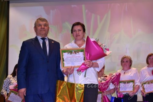 Аксубай районында бәйрәм кичәсе гүзәл ханымнарга багышланды