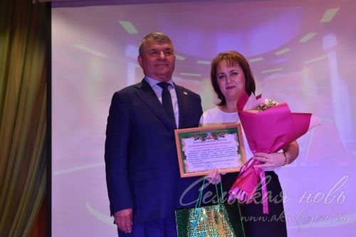 Аксубай районында бәйрәм кичәсе гүзәл ханымнарга багышланды