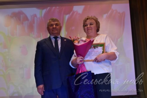 Аксубай районында бәйрәм кичәсе гүзәл ханымнарга багышланды