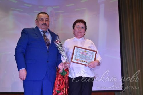 Аксубай районында бәйрәм кичәсе гүзәл ханымнарга багышланды