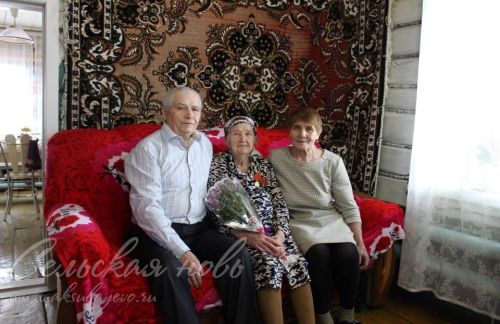 Тыл хезмәтчәне район газетасын күзлексез укый