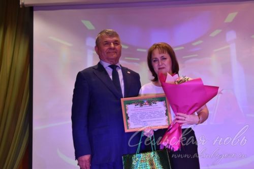 Аксубай районында бәйрәм кичәсе гүзәл ханымнарга багышланды