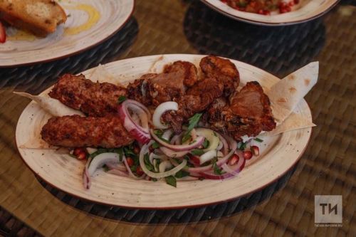 Получается вкусная и сочная: рецепт тушеной печени