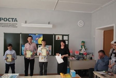 Иске Ибрай урта гомуми белем бирү мәктәбендә идарә ителә торган роботлар ярышы узды