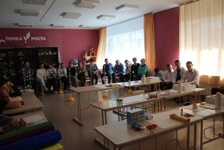 Иске Ибрай урта гомуми белем бирү мәктәбендә идарә ителә торган роботлар ярышы узды