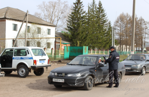 Аксубаевские госавтоинспекторы и участковые совместно с журналистами вышли в рейд