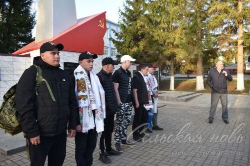 Аксубаевский юноша: пока – призывник, завтра – Родины солдат