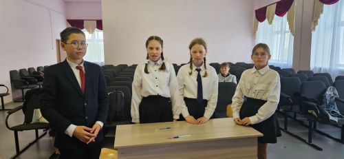 Аксубай мәктәбе мәйданчыгында VIII тарихи-җәмгыять белеме турнирының финалы узды