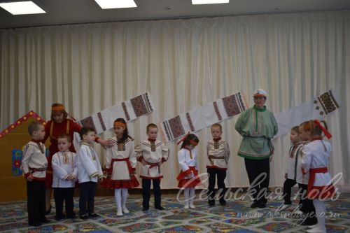 Туган чуваш телен белсеннәр һәм рус телен хөрмәт белән өйрәнсеннәр өчен