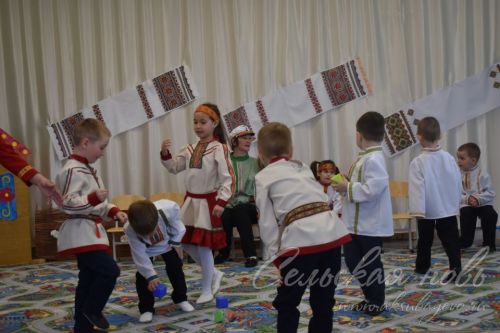 Туган чуваш телен белсеннәр һәм рус телен хөрмәт белән өйрәнсеннәр өчен