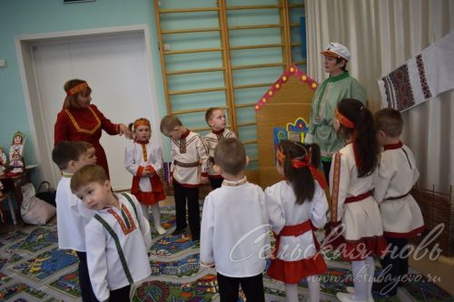 Туган чуваш телен белсеннәр һәм рус телен хөрмәт белән өйрәнсеннәр өчен