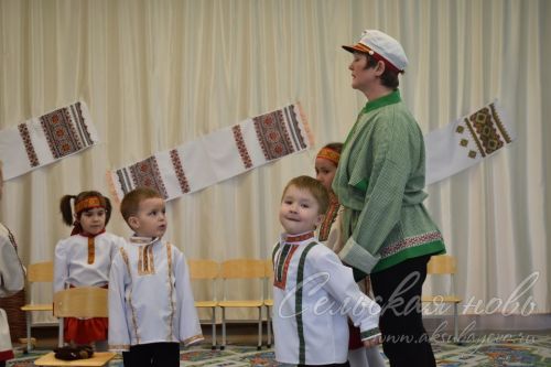 Туган чуваш телен белсеннәр һәм рус телен хөрмәт белән өйрәнсеннәр өчен