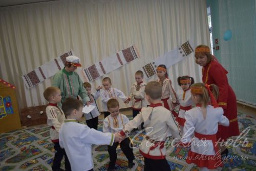 Туган чуваш телен белсеннәр һәм рус телен хөрмәт белән өйрәнсеннәр өчен