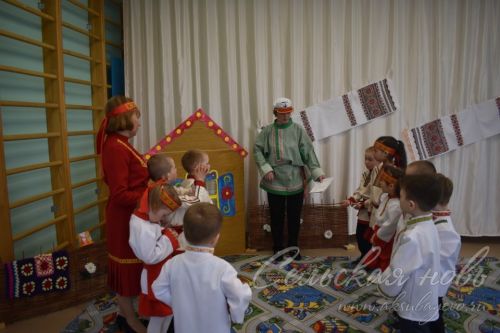 Туган чуваш телен белсеннәр һәм рус телен хөрмәт белән өйрәнсеннәр өчен
