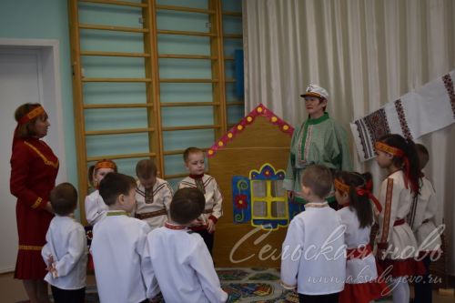 Туган чуваш телен белсеннәр һәм рус телен хөрмәт белән өйрәнсеннәр өчен