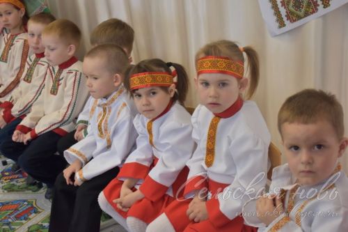Туган чуваш телен белсеннәр һәм рус телен хөрмәт белән өйрәнсеннәр өчен