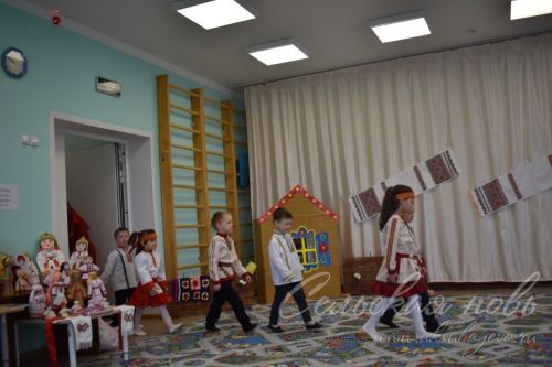 Туган чуваш телен белсеннәр һәм рус телен хөрмәт белән өйрәнсеннәр өчен