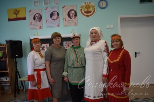 Туган чуваш телен белсеннәр һәм рус телен хөрмәт белән өйрәнсеннәр өчен
