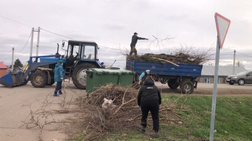 Исполком пгт призывает аксубаевцев не складировать мусор у контейнеров