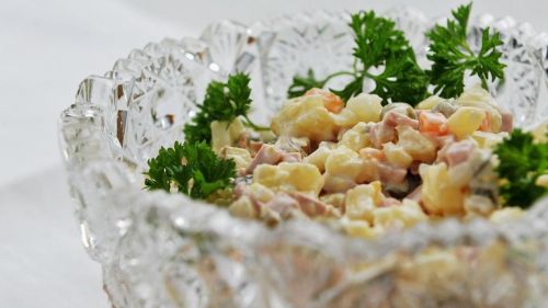 Постный «Оливье»: рецепт любимого салата с новым вкусом