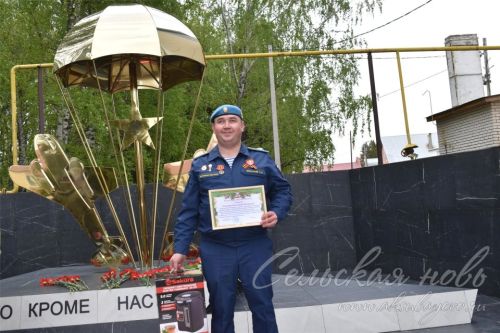 Предприниматель, выросший в Аксубаевском районе, построил в родном поселке мемориал воинам ВДВ