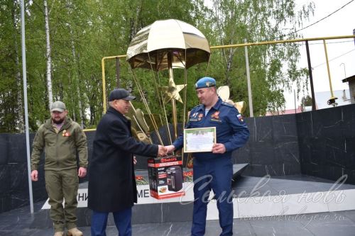 Һава-десант гаскәрләре сугышчылары истәлегенә мемориал ачылды