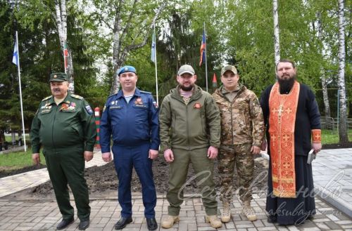 Аксубай районында туып үскән эшмәкәр туган бистәсендә Һава-десант гаскәрләре сугышчылары истәлегенә мемориал төзетте