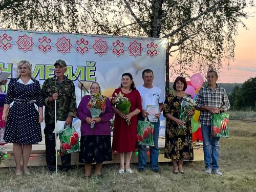 На сельском празднике «Музыка любви» поздравляли семьи юбиляров и жен участников СВО