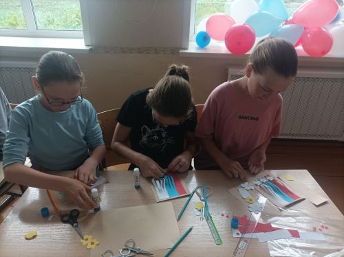 Илебез әләменең иң зур аппликациясен ясадылар