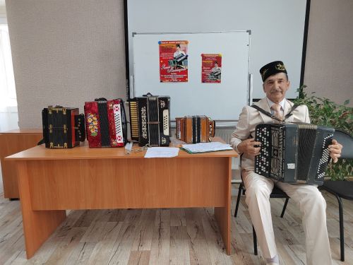 На творческом вечере в социальном учреждении звучала живая музыка