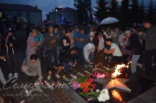 В Аксубаеве в память о героях Великой Отечественной зажгли свечи