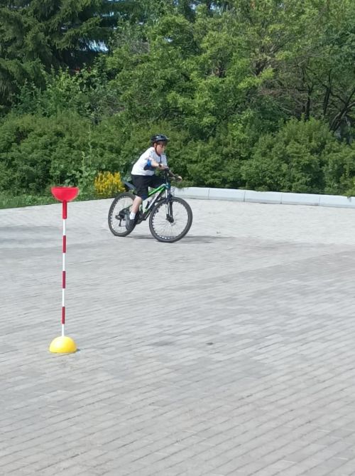 В пришкольном лагере демонстрировали знание устройства велосипеда и оказывали первую помощь