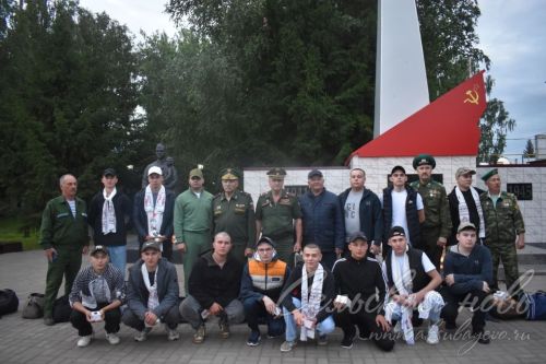 Аксубаевские призывники отправились на службу с добрыми напутствиями от участника СВО