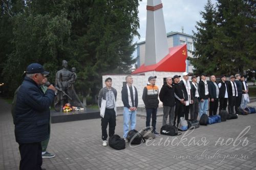 Аксубаевские призывники отправились на службу с добрыми напутствиями от участника СВО