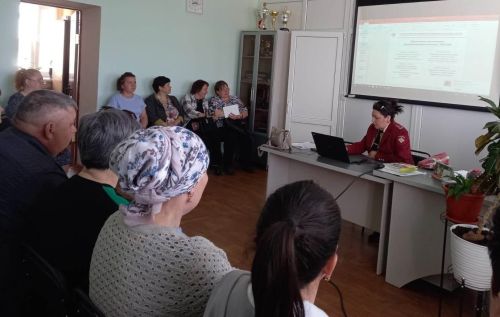 В Аксубаево прошла встреча со специалистом Роспотребнадзора по работе пришкольных лагерей