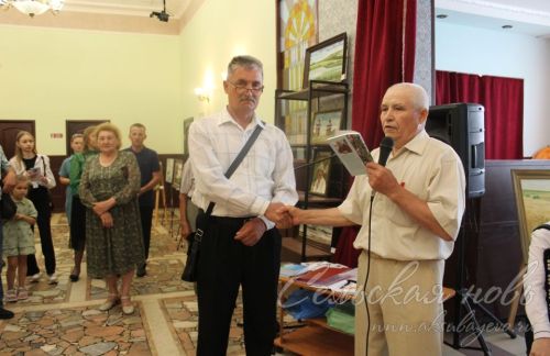 Рәссам Виктор Артемьевның картиналары күргәзмәгә килүчеләрнең йөрәкләрен яулады
