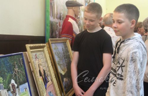 Рәссам Виктор Артемьевның картиналары күргәзмәгә килүчеләрнең йөрәкләрен яулады