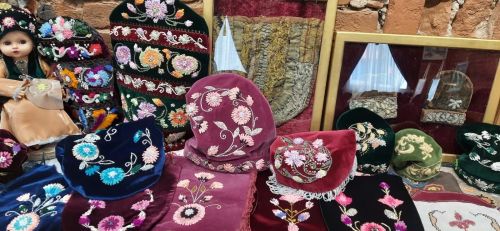 Аксубай рәссамының күргәзмәсе Чистай Ислам үзәгендә тәкъдим ителде
