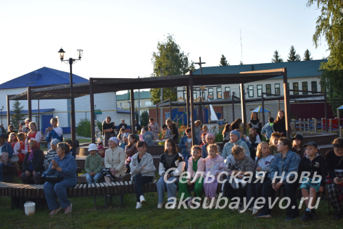 Аксубаево. Вечер пятницы: песни, аплодисменты